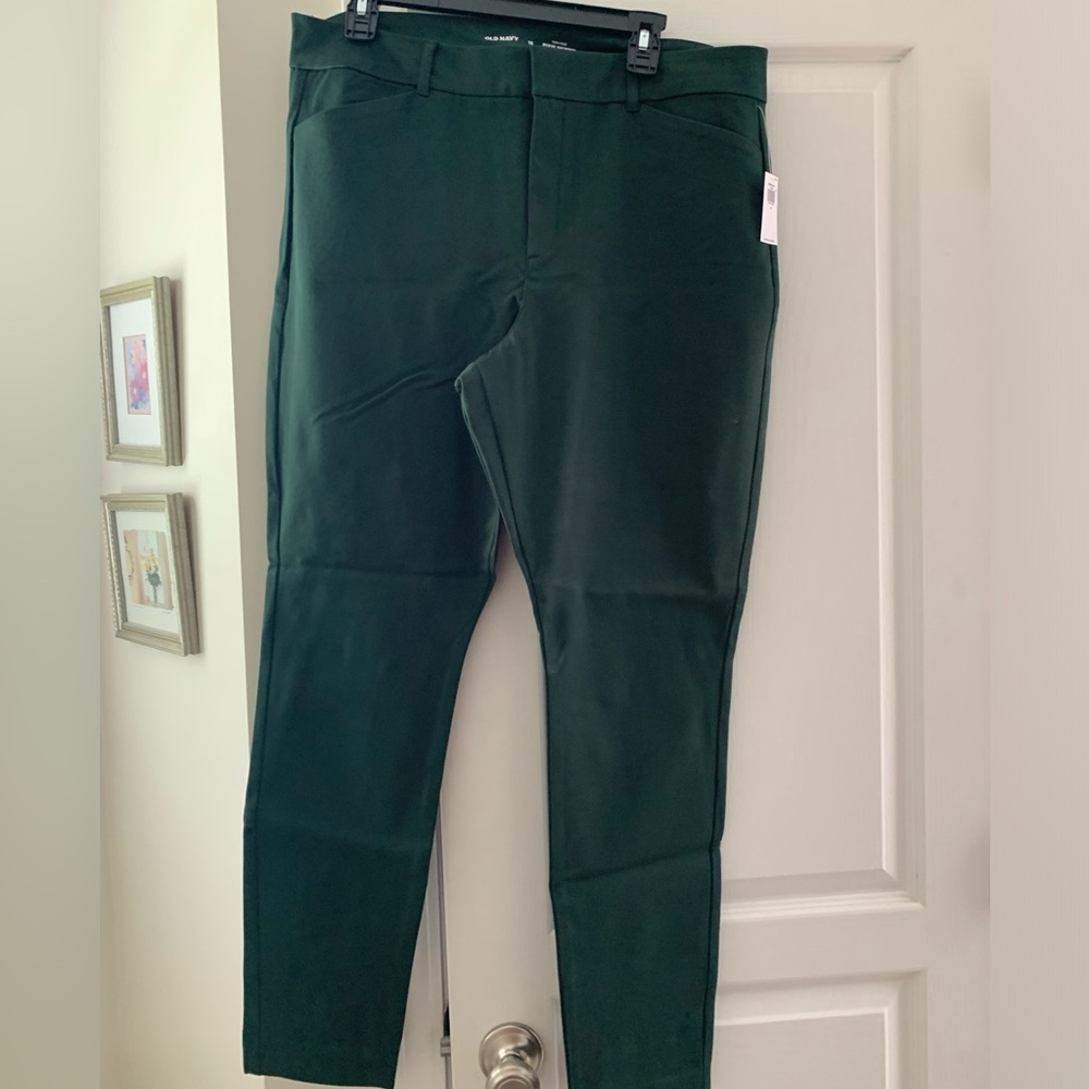 Women’s pants. Old Navy pixie.